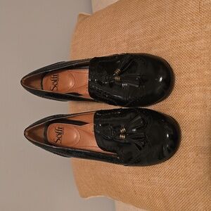 Softt heeled loafer.